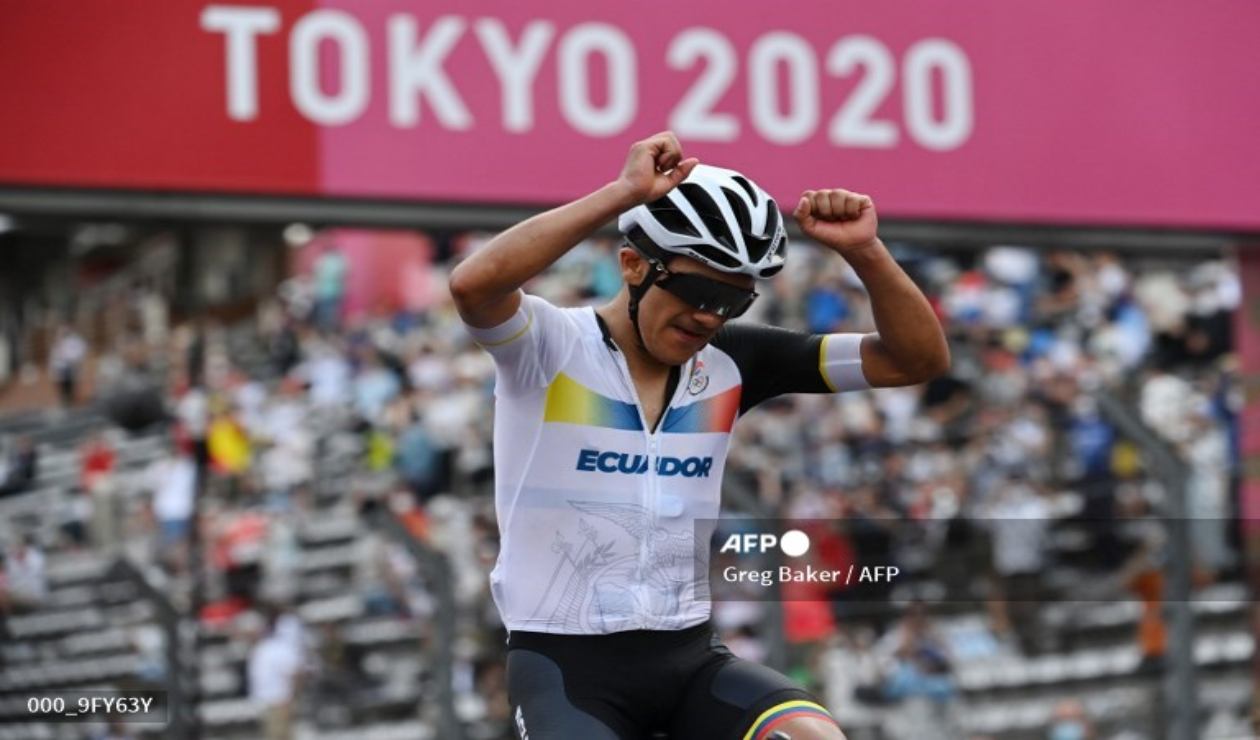 Richard Carapaz Ganó Medalla De Oro Del Ciclismo En Juegos Olímpicos ...